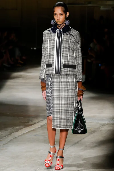 Look 5